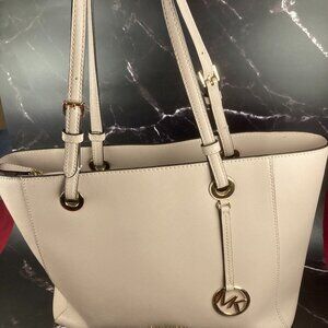 Michael Kors Voyager Medium Tote Bag